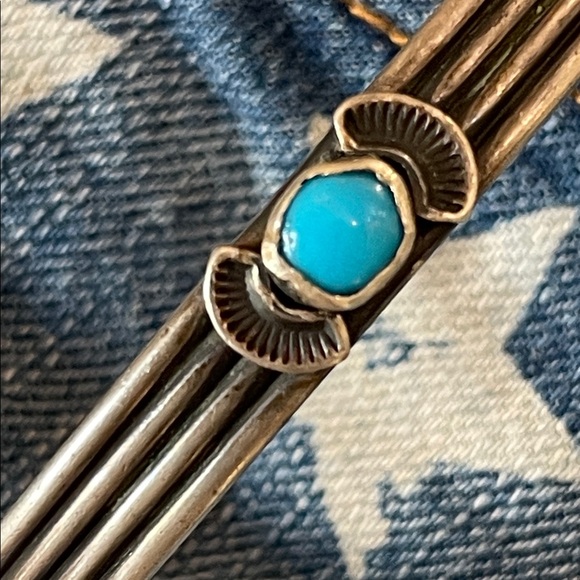 native American Turquoise sterling Silver and turquoise Bracelet - Picture 3 of 11